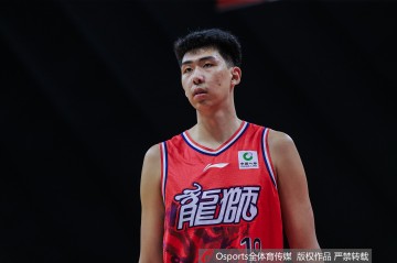 媒体人：文班亚马当然只有一个 但2米26徐昕的灵活性怎能不算潜力